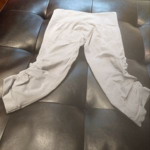 Lululemon Pants Women's 4 Gray Tights Outdoor Athletic Gym Scrunch Ladies